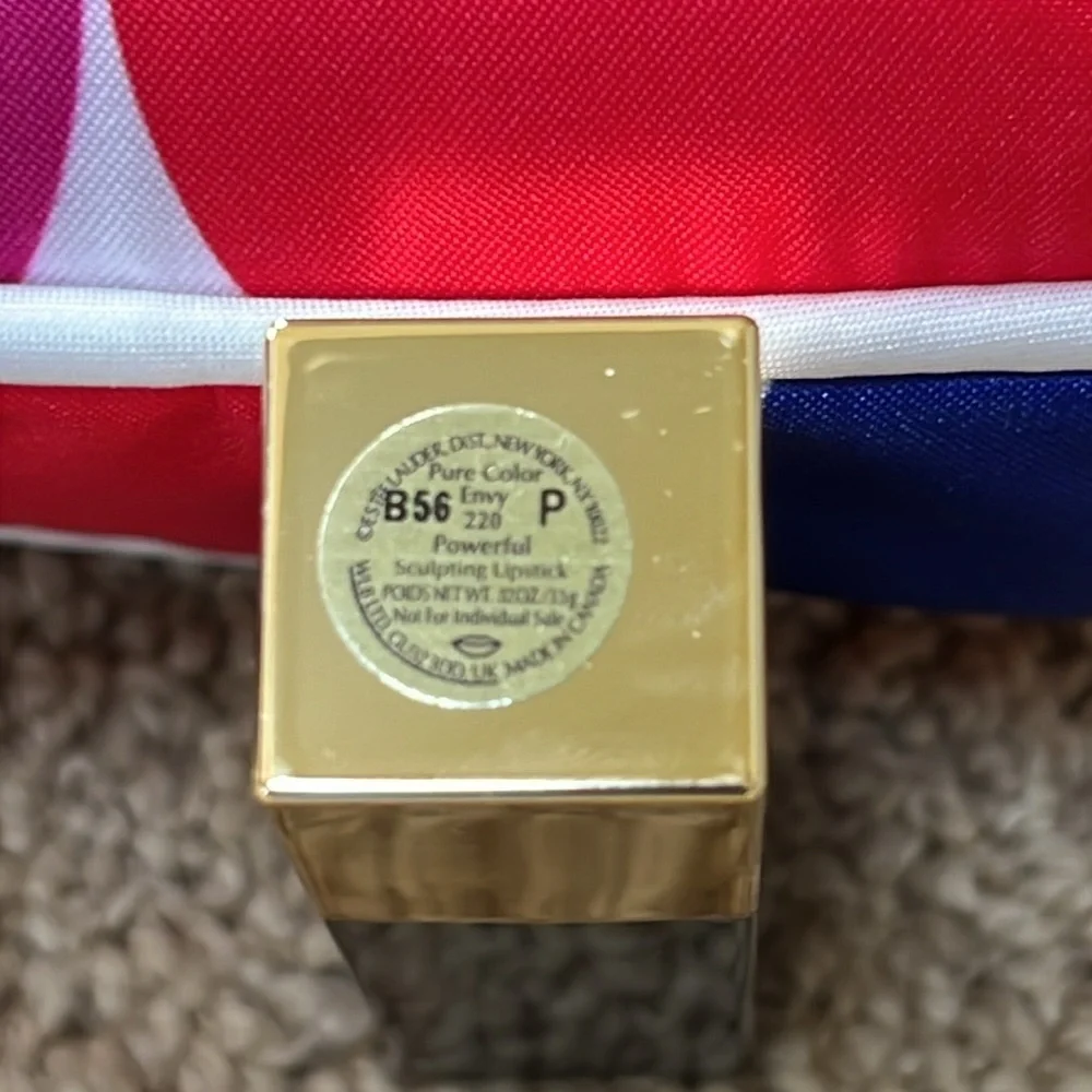 Estée Lauder pure envy No 220 powerful sculpting lipstick.
